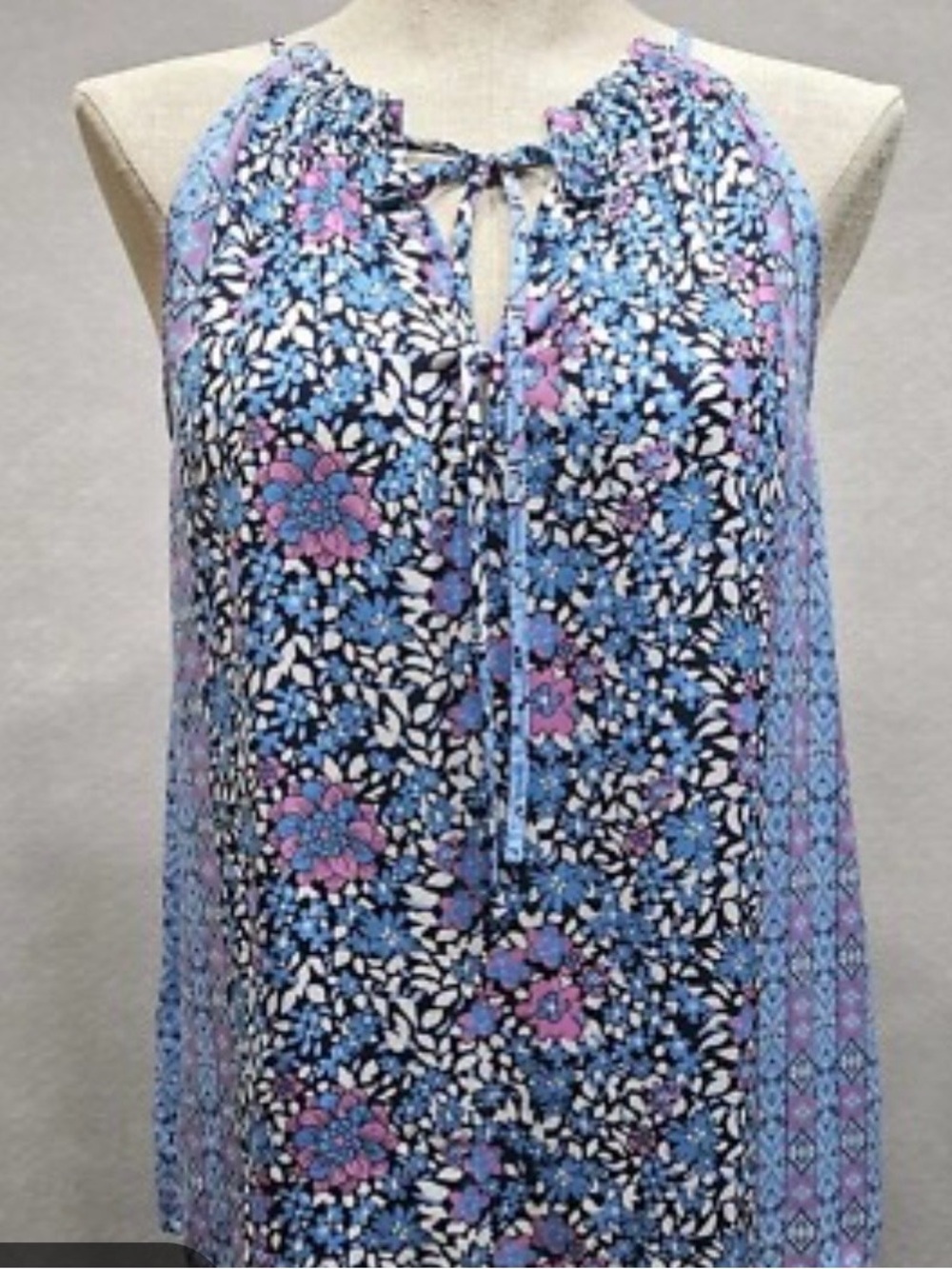 Violet & Claire Blue and Pink Floral Tie-Front Sleeveless Camisole Top